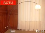 Lampadaire arc poigne vers 1970, bras tlescopique chrom, rflecteur opalisant articul, pied marbre.