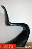 Chaise PANTON dition Herman Miller, 1971, chaise monobloc en rsine noire, empilable.