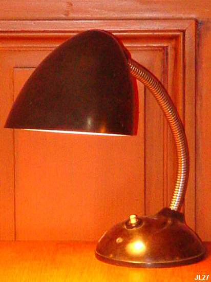 Lampe de bureau vers 1940, baklite, bras flexible "Streamline".