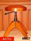 Tabouret vers 1950, assise en mouton, rglable, trs beau dtail industriel, htre cir.