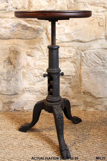 Tabouret pied fonte