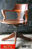 Fauteuil de bureau de type "amricain", vers 1920, trs beau modle de chez "STANDARD", pivotant et basculant, rglable en hauteur, acajou blond.