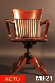 Fauteuil de bureau de type "amricain" de la marque STANDARD, origine USA, vers 1930, joli modle, trs rare, pivotant et basculant, rglable en hauteur, acajou massif.