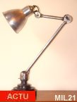 Lampe industrielle GRAS, vers 1950, socle acier, bras articulé, réflecteur alu.