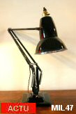 Lampe de bureau Georges CARWARDINE, vers 1932 pour Herbert Terry & Sons, Design brevet, rachet en 1937 par Jacob JACOBSEN, coloris noir.