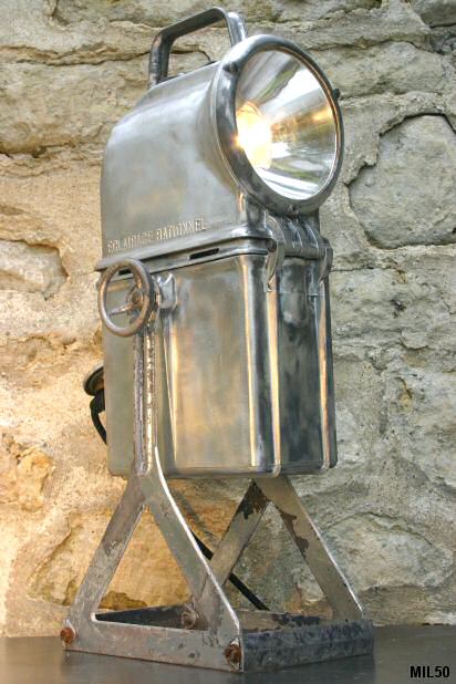 Lampe de mineur vers 1950, joli modle de lampe industrielle, fonte d'aluminium, cblage sur secteur