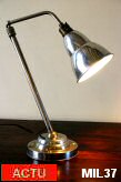 Lampe de bureau vers 1930, travail français, jolies rotules d'articulation style "GRAS"; laiton chromé et réflecteur en aluminium