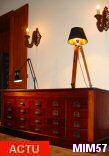 Meuble de métier, d'apothicaire, meuble d'origine américaine, vers 1920, 20 tiroirs, belles poignées, portes étiquettes en fonte ouvragée; coloris: acajou.
