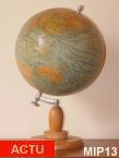 Mappemonde vers 1940, globe en carton, pitement "bobine".