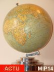 Mappemonde vers 1940, globe en carton, pitement chrom de style Art-Dco