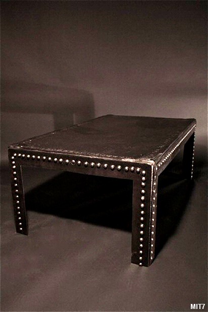 Table basse rivete de type industriel (ancienne cuve recycle), vers 1900, mtal brut.