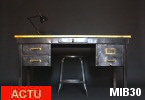 Bureau en acier brut